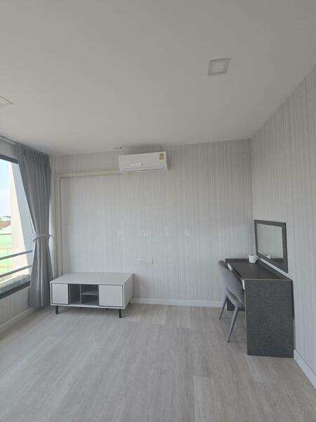 For Sale - ตึกมุมหายาก ทำเลการค้า เหมาะสำหรับทำHome ออฟฟิศ ,Clinic หรือทำค้าขาย !! อาคารพาณิชย์4ชั้น 34.8 ตร.วา, Samut Prakan