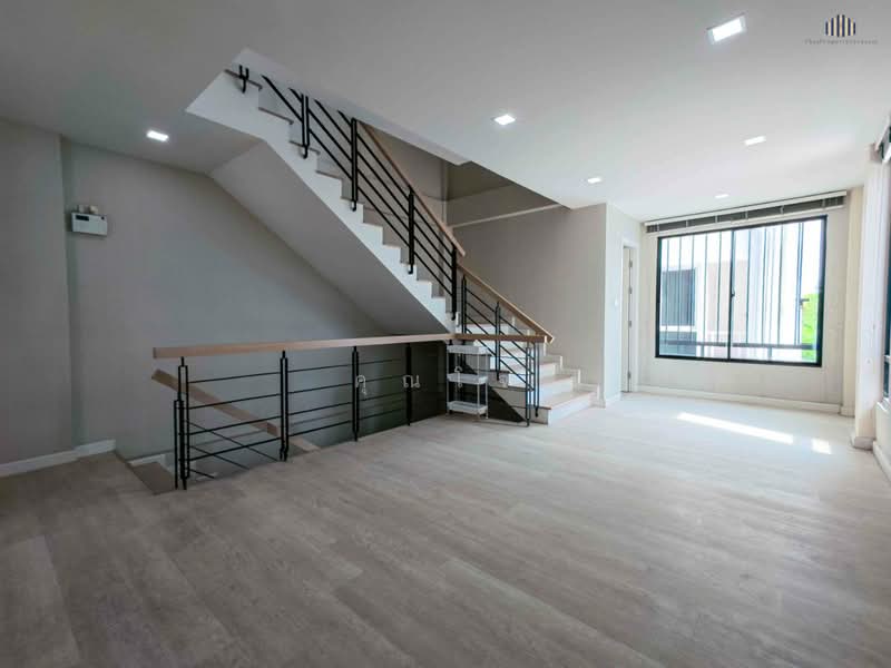 For Sale - ตึกมุมหายาก ทำเลการค้า เหมาะสำหรับทำHome ออฟฟิศ ,Clinic หรือทำค้าขาย !! อาคารพาณิชย์4ชั้น 34.8 ตร.วา, Samut Prakan