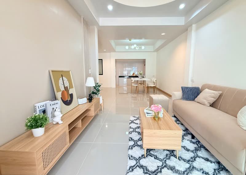 Poonsinh Thani 3, Bangkok, Rat Phatthana Road, Khlong Song Ton Nun, Lat Krabang, Bangkok, 3 Bedrooms, 150 sqm, Townhouse For Sale, by Tanrada Tongsub, 500132383 - DDproperty.com