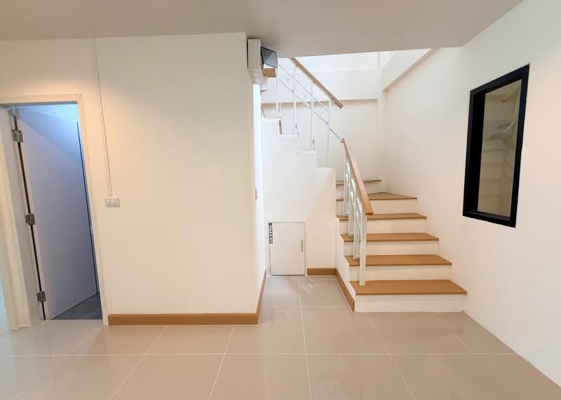 Poonsinh Thani 3, Bangkok, Rat Phatthana Road, Khlong Song Ton Nun, Lat Krabang, Bangkok, 3 Bedrooms, 150 sqm, Townhouse For Sale, by Tanrada Tongsub, 500132383 - DDproperty.com