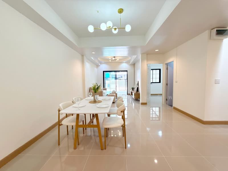 Poonsinh Thani 3, Bangkok, Rat Phatthana Road, Khlong Song Ton Nun, Lat Krabang, Bangkok, 3 Bedrooms, 150 sqm, Townhouse For Sale, by Tanrada Tongsub, 500132383 - DDproperty.com