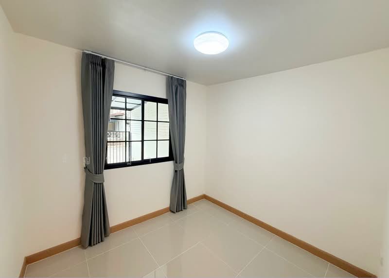 Poonsinh Thani 3, Bangkok, Rat Phatthana Road, Khlong Song Ton Nun, Lat Krabang, Bangkok, 3 Bedrooms, 150 sqm, Townhouse For Sale, by Tanrada Tongsub, 500132383 - DDproperty.com