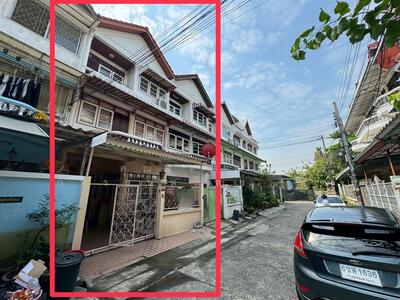 ขาย - ทาวน์เฮ้าส์ 3 ชั้น 21.7 ตร.ว. ทาวน์เฮ้าส์ ซอยจรัญสนิทวงศ์13 (ซอยพาณิชยการธนบุรี), กรุงเทพ