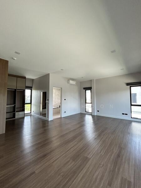 ขาย - Venue ID Motorway Rama 9 : เวนิว ไอดี มอเตอร์เวย์ พระราม 9, กรุงเทพ