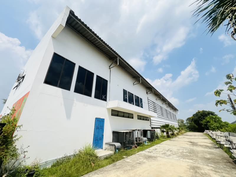 ให้เช่า - ให้เช่าโกดัง พัฒนาชนบท3 ลาดกระบัง กรุงเทพ 900 ตรม ใกล้สนามบินสุวรรณภูมิ15นาที, กรุงเทพ