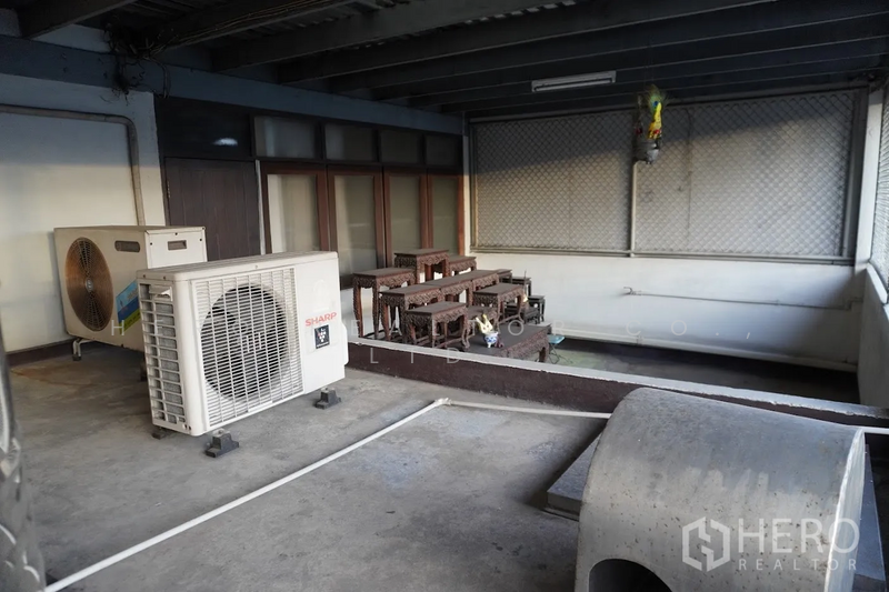 For Rent - For rent Shophouse 600sqm in Khlong Toei Nuea Watthana BTS Ekkamai HRE00160, Bangkok