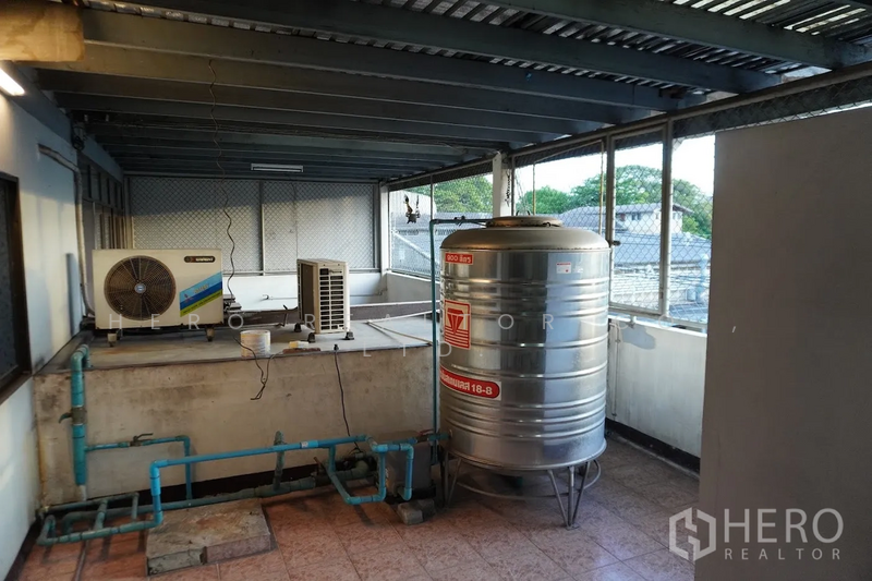 For Rent - For rent Shophouse 600sqm in Khlong Toei Nuea Watthana BTS Ekkamai HRE00160, Bangkok