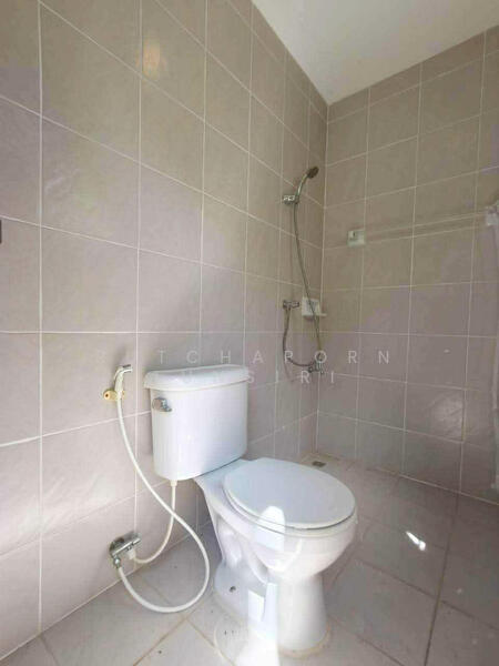 ให้เช่า - บ้านในโครงการ ให้เช่า – ใกล้มีโชคพลาซ่า เพียง 5 นาที ค่าเช่า 60,000 บาท / เดือน รหัสทรัพย์ : No.5H63, เชียงใหม่