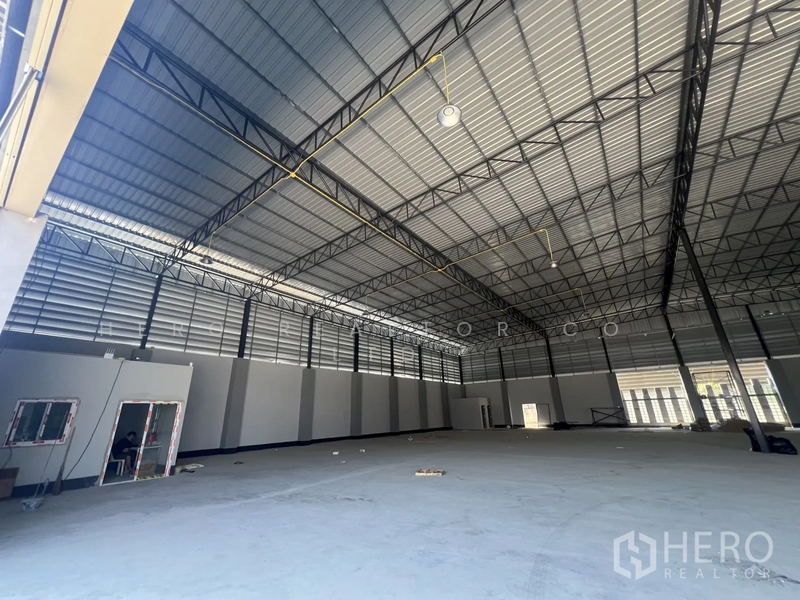 ให้เช่า - ให้เช่าโกดัง 1,200 ตร.ม.คลองกุ่ม บึงกุ่ม กรุงเทพ HRE00165, กรุงเทพ