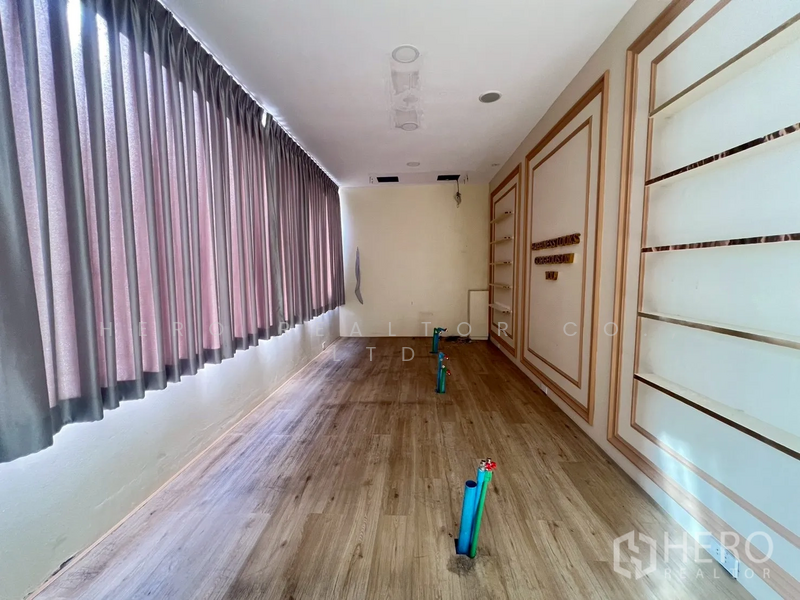 For Rent - For rent Retail Space 200sqm in Khlong Tan Nuea, Watthana, Bangkok BTS Ekkamai HRE00167, Bangkok