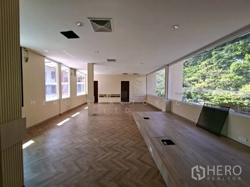 For Rent - For rent Retail Space 200sqm in Khlong Tan Nuea, Watthana, Bangkok BTS Ekkamai HRE00167, Bangkok