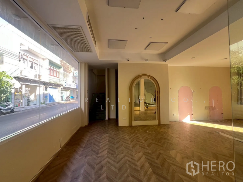 For Rent - For rent Retail Space 200sqm in Khlong Tan Nuea, Watthana, Bangkok BTS Ekkamai HRE00167, Bangkok