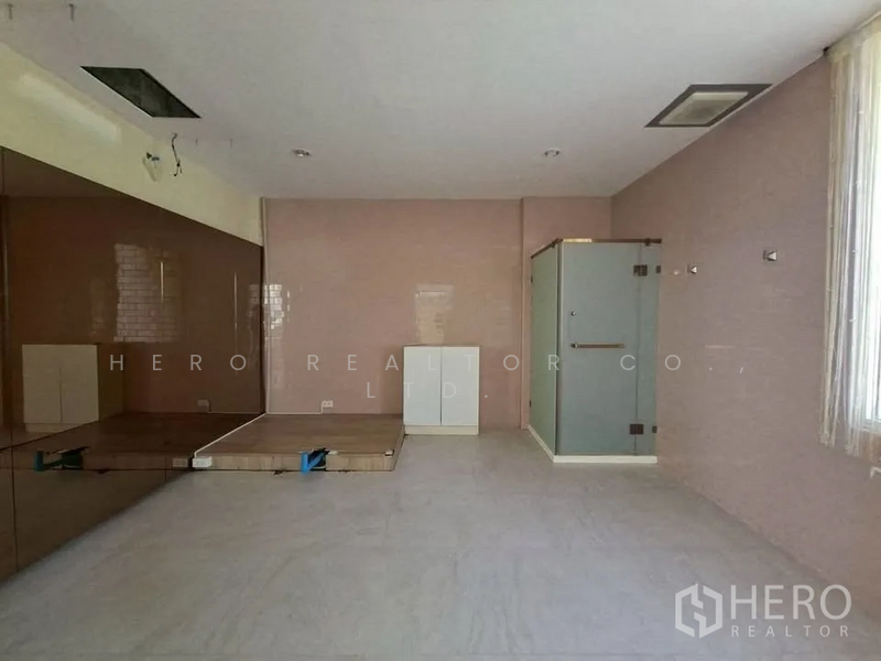 For Rent - For rent Retail Space 200sqm in Khlong Tan Nuea, Watthana, Bangkok BTS Ekkamai HRE00167, Bangkok