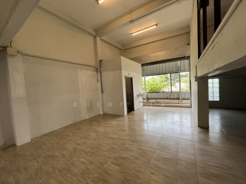 อาคารพาณิชย์ ให้เช่า 2 ชั้น ใกล้ บีทีเอสสำโรง (SPSAD3793), สมุทรปราการ, สำโรงเหนือ, เมืองสมุทรปราการ, สมุทรปราการ, 256 ตร.ม., ตึกแถว-อาคารพาณิชย์ ให้เช่า, โดย Agent Pla, 500133592 - DDproperty.com