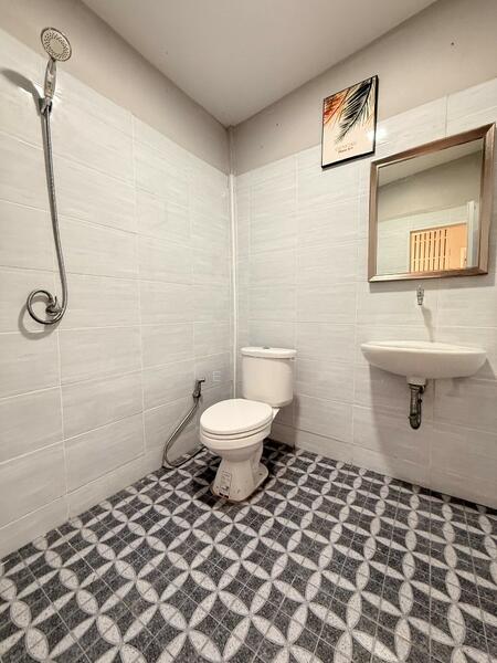 ขาย - หมู่บ้านอยู่สบาย พานทอง ชลบุรี, ชลบุรี