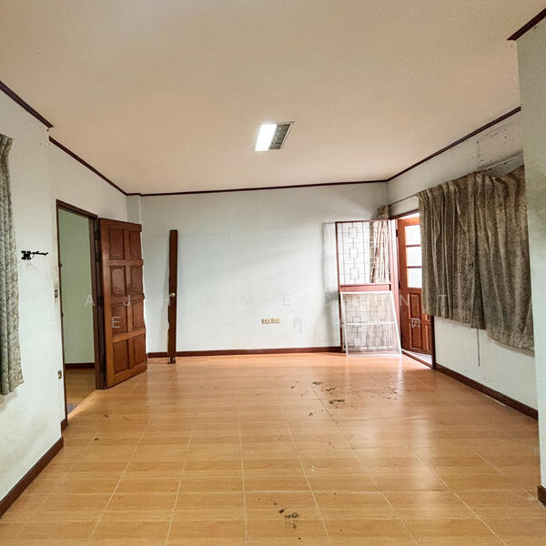 ขาย - ทาวน์เฮ้าส์3.5ชั้น 29ตรว. ซ.กรุงเทพ-นนทบุรี39, กรุงเทพ