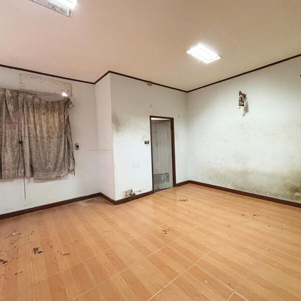 ขาย - ทาวน์เฮ้าส์3.5ชั้น 29ตรว. ซ.กรุงเทพ-นนทบุรี39, กรุงเทพ