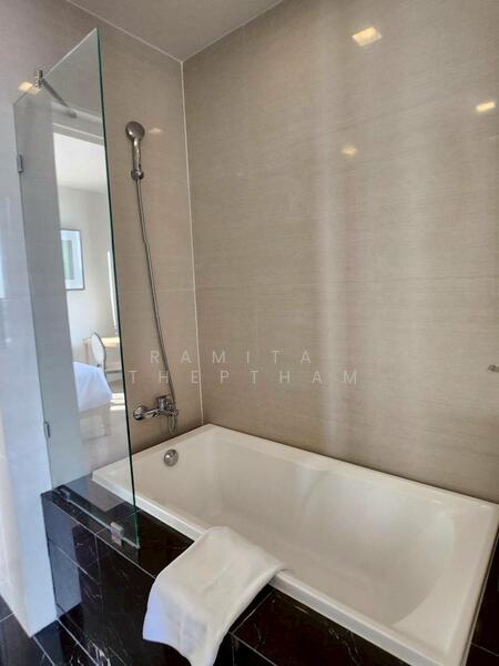 Park Origin Phrom Phong (Park 24), Bangkok, 68 Soi Sukhumvit 24, Khong Tan, Khlong Toei, Bangkok, 2 Bedrooms, 55 sqm, Condo For Rent, by Ramita  Theptham, 500134103 - DDproperty.com