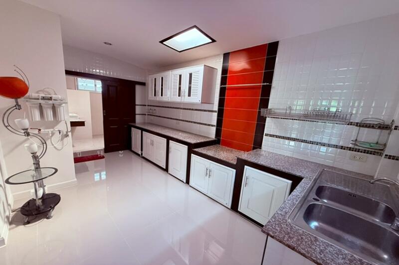 For Sale - Chaiyaphruek Soi Wat Lat Pladuk, Nonthaburi