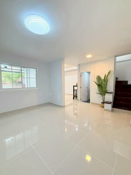 บ้านสวย ห่างถนนราชพฤกษ์เพียง 500 เมตร หมู่บ้านริมสวน ธนานนท์ 1 ท่าอิฐ ใกล้ MRT บางรักน้อย ท่าอิฐ, นนทบุรี, ท่าอิฐ, บางรักน้อย, เมืองนนทบุรี, นนทบุรี, 110 ตร.ม., ทาวน์เฮ้าส์ ขาย, โดย บุษบากร (เจี๊ยบ), 500134508 - DDproperty.com