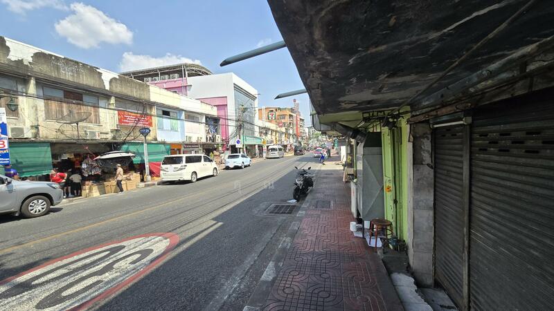 ขาย - ทำเลดีเยี่ยม! ราคาดีเวอร์! หายากโคตร! ขาย ตึกแถว 2 ชั้น 12 ตารางวา ติดถนน เทอดไท ห่างจากตลาดพลูเพียง, กรุงเทพ