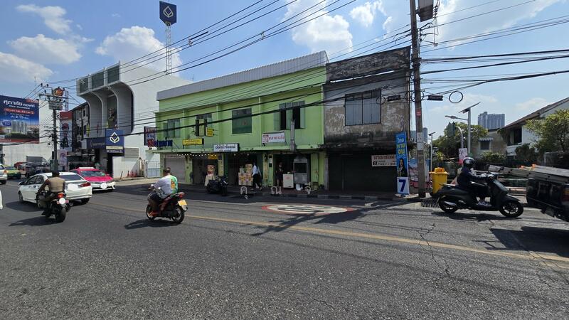 ขาย - ทำเลดีเยี่ยม! ราคาดีเวอร์! หายากโคตร! ขาย ตึกแถว 2 ชั้น 12 ตารางวา ติดถนน เทอดไท ห่างจากตลาดพลูเพียง, กรุงเทพ