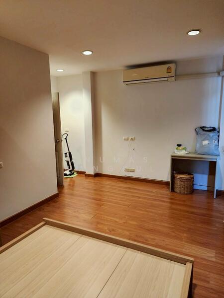 Baan Klang Muang Sathorn-Taksin 2, Bangkok, Kanlapaphruek Road, Bangko, Chom Thong, Bangkok, 3 Bedrooms, 180 sqm, Townhouse For Sale, by Anumas Hangkul, 500135121 - DDproperty.com