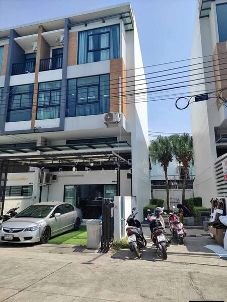 ให้เช่า - ทาวน์เฮ้าส์ 3-ห้องนอน, กรุงเทพ