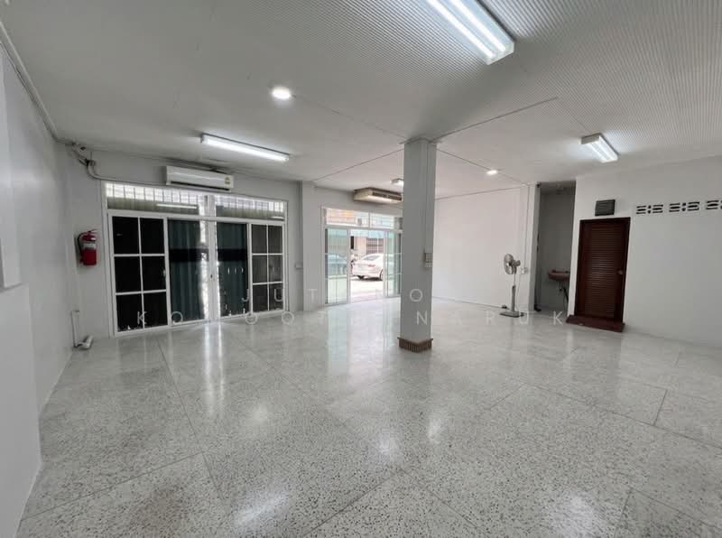 ให้เช่า - ให้เช่าพื้นที่ 2-3 คูหา ชั้น 1 ใกล้เยาวราช ถนนยุคล 1 ( สวนมะลิ ) มีที่จอดรถหน้าตึก 2-3คัน สัญญา 3 ปี, กรุงเทพ