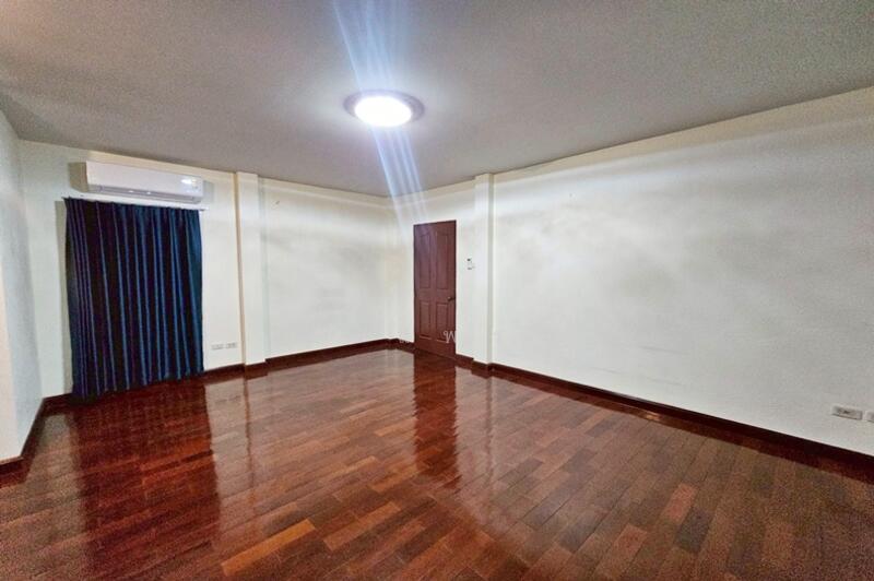 เอกสิน 2 นาคนิวาส 48, Bangkok, Lat Phrao, Lat Phrao, Bangkok, 4 Bedrooms, 250 sqm, Single Detached House For Sale, by คุณแพรว, 500136932 - DDproperty.com