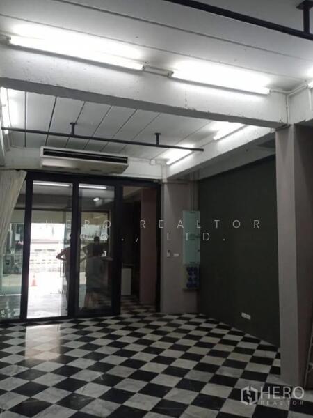 For Rent - For Rent Home Office 750sqm in Rama 9 Huai Khwang Bangkok hre00199, Bangkok