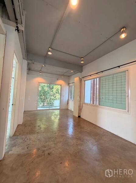 For Rent - For Rent Home Office 750sqm in Rama 9 Huai Khwang Bangkok hre00199, Bangkok