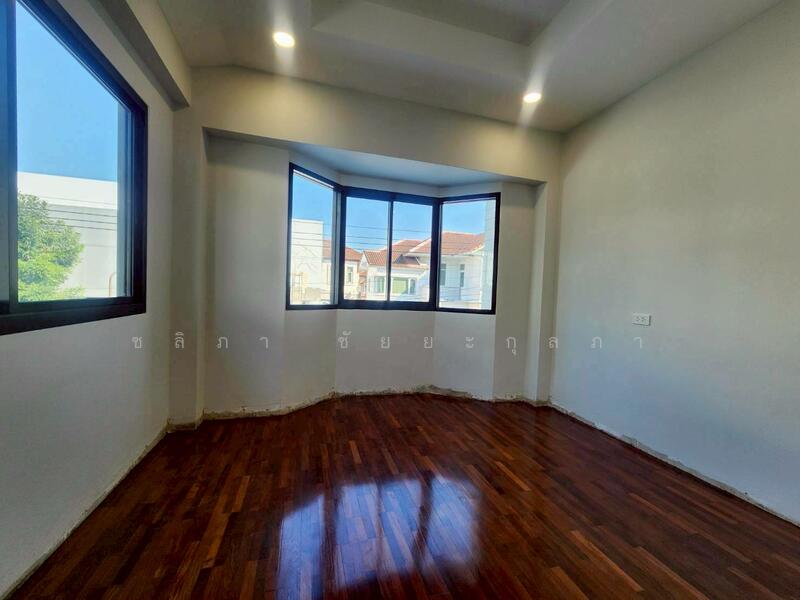 ขาย - Thanasiri Rattanathibet : ธนาสิริ รัตนาธิเบศร์, นนทบุรี