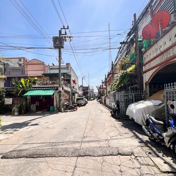 For Sale - ทาวน์เฮ้าส์3ชั้น 17ตรว. ซ.วิภาวดีรังสิต10, Bangkok