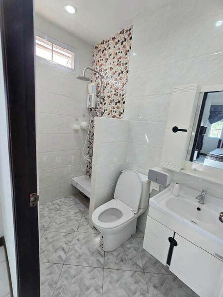 ให้เช่า - บ้านในโครงการ ให้เช่า – ใกล้โลตัสหางดง เพียง 5 นาที ค่าเช่า 18,000 บาท / เดือน รหัสทรัพย์ : No.9H101, เชียงใหม่