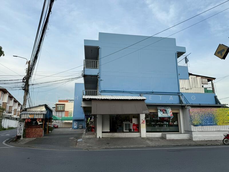 ให้เช่า - พื้นที่ร้านค้า ร้านอาหาร ห้องพัก ภายในอาคารอุดมโชค ซอยนวมินทร์ 74 แยก 1 เขตบึงกุ่ม, กรุงเทพ