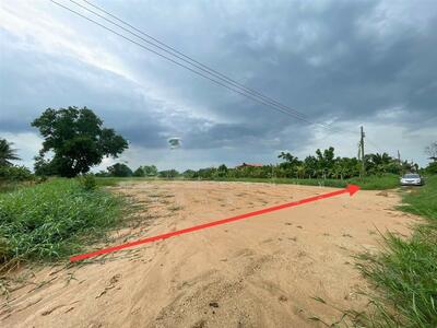 ขาย - ที่ดินเปล่า 396 ตร.ว. ที่ดินเปล่า ซอยสุวินทวงศ์ 51 ใกล้โรงเรียนบดินทรเดชา(สิงส์ สิงหเสนี) 4, กรุงเทพ