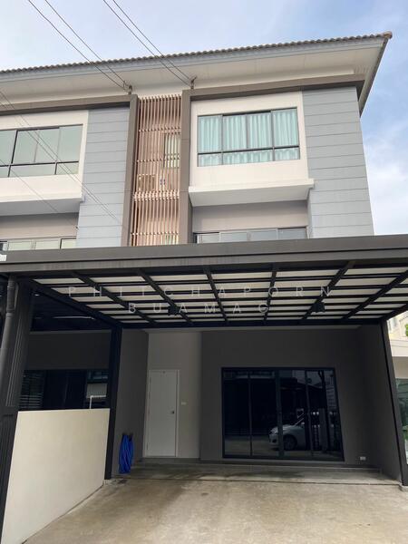 ให้เช่า - ทาวน์เฮ้าส์ 4-ห้องนอน, กรุงเทพ