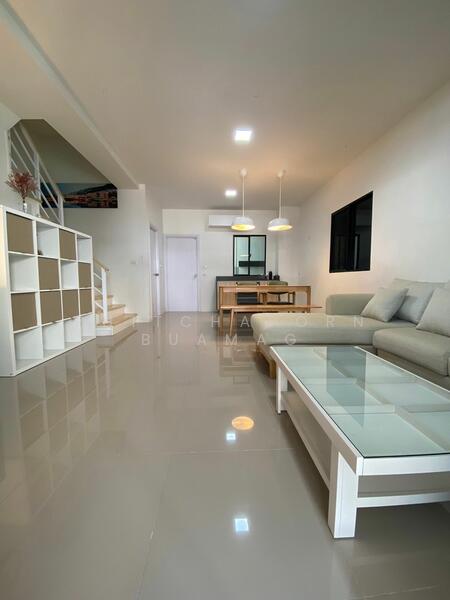 ให้เช่า - ทาวน์เฮ้าส์ 4-ห้องนอน, กรุงเทพ