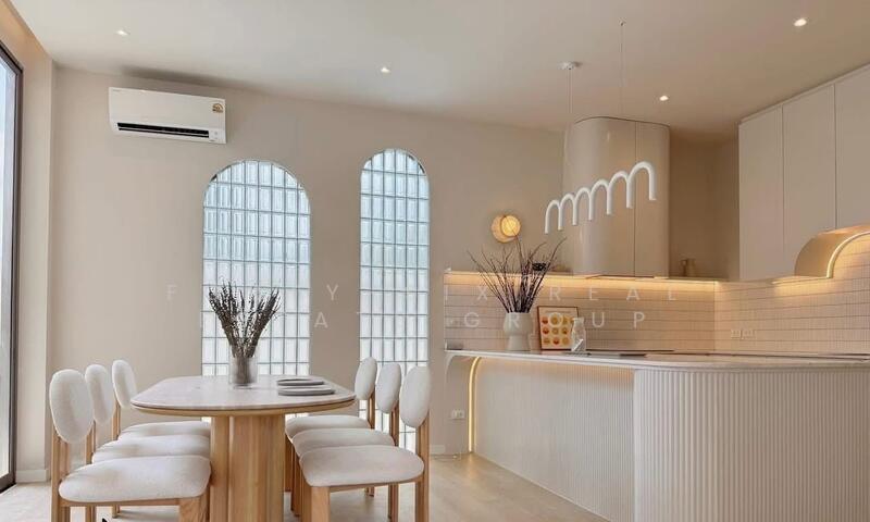 ให้เช่า - ให้เช่า บ้านเดี่ยว 3 ชั้น สร้างใหม่ รามอินทรา 13, กรุงเทพ