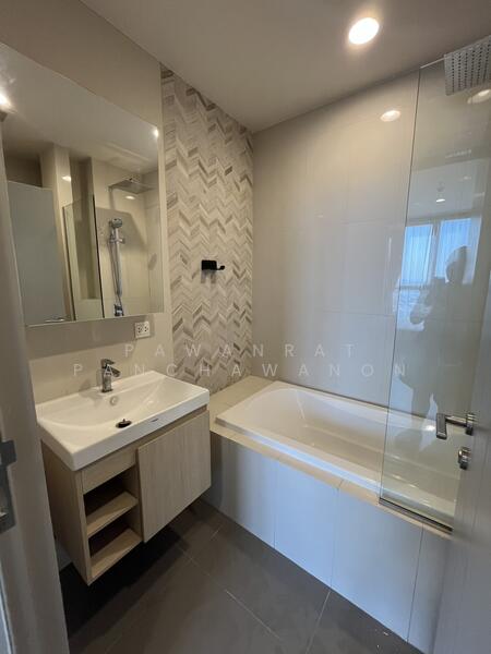 Oka Haus Sukhumvit 36, Bangkok, 3399 Rama 4 Road, Khong Tan, Khlong Toei, Bangkok, 1 Bedroom, 35 sqm, Condo For Rent, by Pawanrat Panchawanon, 500138511 - DDproperty.com