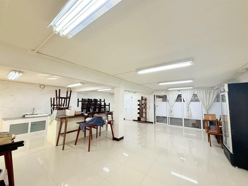 For Sale - อาคารพาณิชย์ 6 ชั้น 71 ตร.ว. อาคารพาณิชย์ ซอยรัชดาภิเษก19, Bangkok