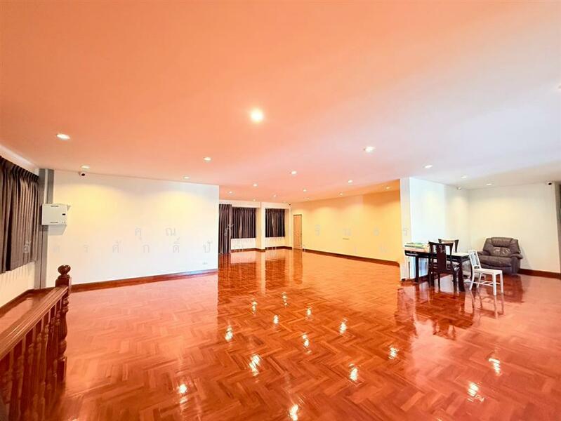 For Sale - อาคารพาณิชย์ 6 ชั้น 71 ตร.ว. อาคารพาณิชย์ ซอยรัชดาภิเษก19, Bangkok