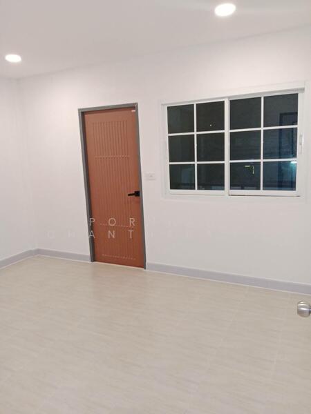 ขาย - ทาวน์เฮ้าส์ 2-ห้องนอน, กรุงเทพ