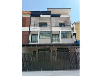 ขาย - Sixnature Watcharapol : ซิกเนเจอร์ วัชรพล, กรุงเทพ