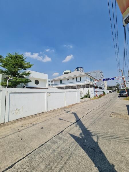 ขายบ้านเดี่ยวบางนาตราด พร้อมที่ดิน 110 ตร.ว. ใกล้เซ็นทรัลบางนา ใกล้รถไฟฟ้า, กรุงเทพ, บางนาตราด, บางจาก, พระโขนง, กรุงเทพ, 360 ตร.ม., บ้านเดี่ยว ขาย, โดย ฟารีดา ไทปทาน, 500139283 - DDproperty.com