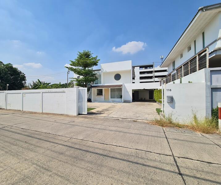 ขายบ้านเดี่ยวบางนาตราด พร้อมที่ดิน 110 ตร.ว. ใกล้เซ็นทรัลบางนา ใกล้รถไฟฟ้า, กรุงเทพ, บางนาตราด, บางจาก, พระโขนง, กรุงเทพ, 360 ตร.ม., บ้านเดี่ยว ขาย, โดย ฟารีดา ไทปทาน, 500139283 - DDproperty.com