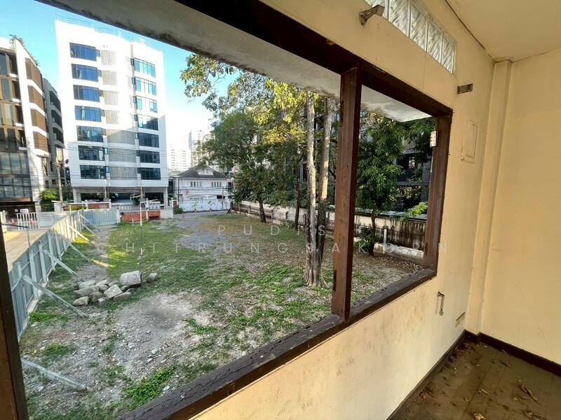 Land with 2-Storey Building for Rent | Ruamrudee Area, Bangkok, Lumphini, Pathum Wan, Bangkok, , 800 sqm, Shophouse For Rent, by Pudis Chitrungsakorn, 500139327 - DDproperty.com