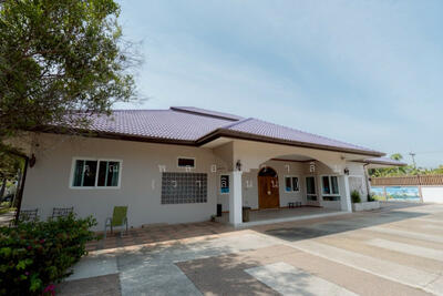 ขาย - บ้านพักตากอากาศ 2 หลัง พร้อมที่ดิน 2 ไร่ บางละมุง, ชลบุรี