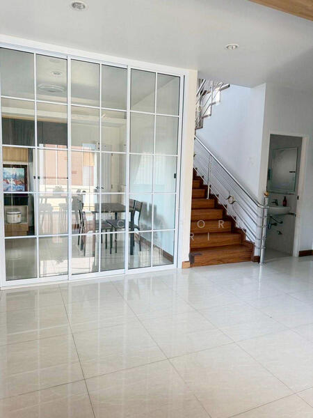 บ้านสวยในโครงการ ให้เช่า – ใกล้บิ๊กซีดอนจั่น เพียง 5 นาที ค่าเช่า 35,000 บาท / เดือน รหัสทรัพย์ : No, Chiang Mai, Tha Sa La, Muang Chiang Mai, Chiang Mai, 3 Bedrooms, 150 sqm, Single Detached House For Rent, by Rutchaporn Tunsiri, 500139998 - DDproperty.com